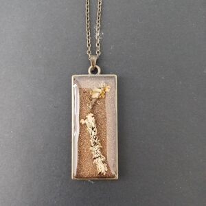 Elegant Brown Pendant Necklace
